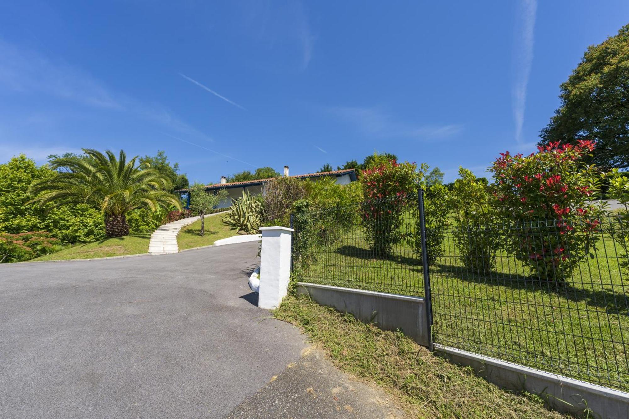 Appartement Dans Maison Urcuit Exteriér fotografie